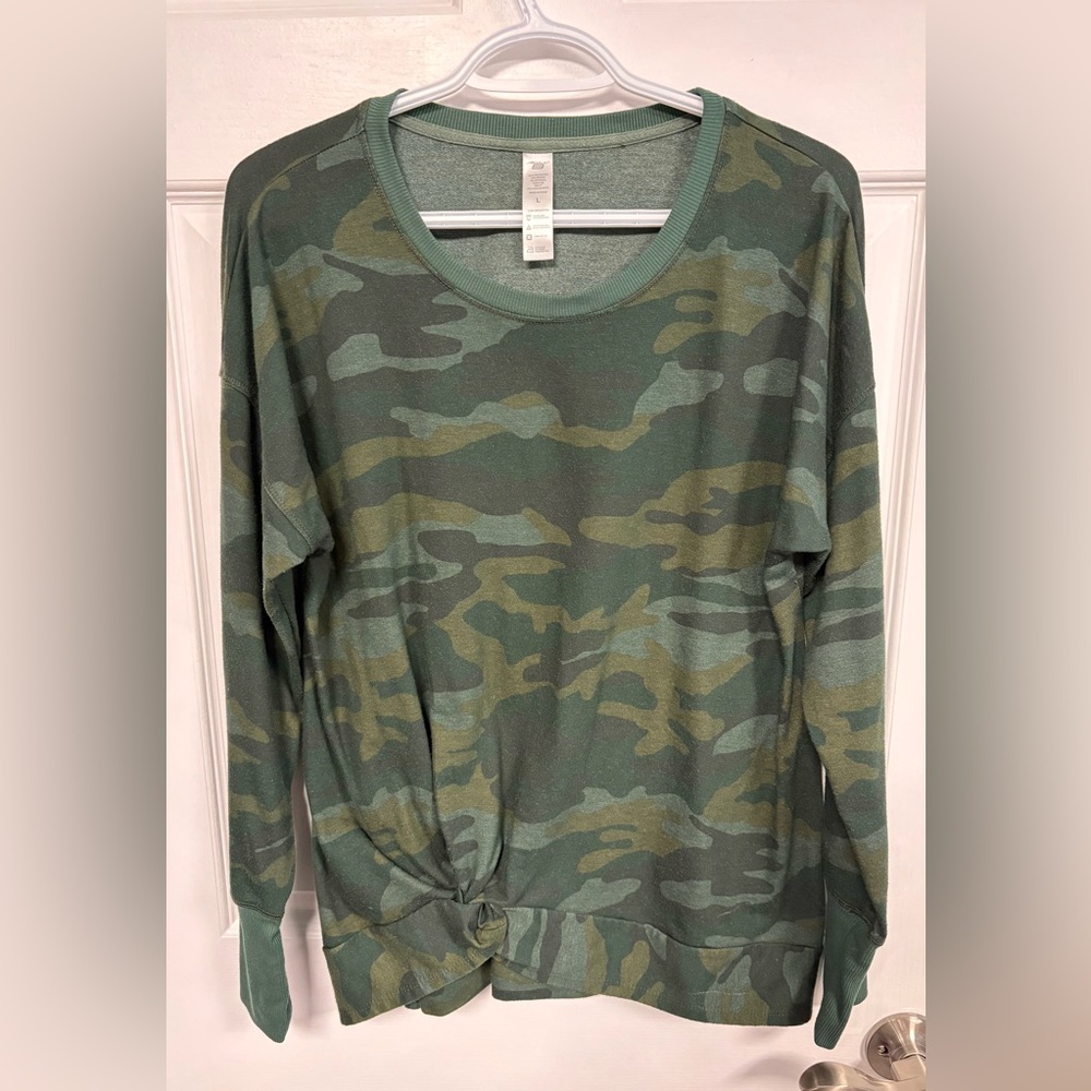 Activ8 Green Camouflage Print Long Sleeve Sweater, Woman Size Large